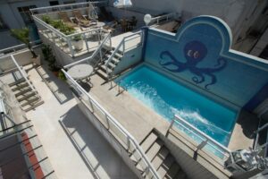 10. Hotel OK - piscina