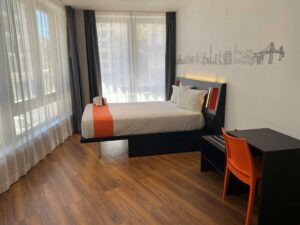 EasyHotel Lisbon - Lisboa, Portugal - quarto